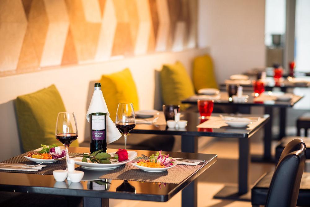 Novotel Living Saigon South Ho Chi Minh Zewnętrze zdjęcie