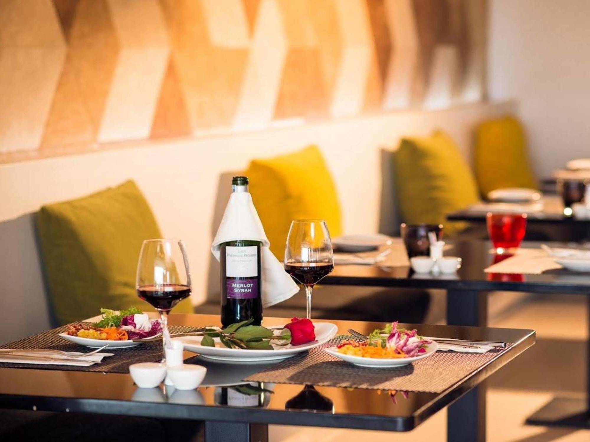 Novotel Living Saigon South Ho Chi Minh Zewnętrze zdjęcie